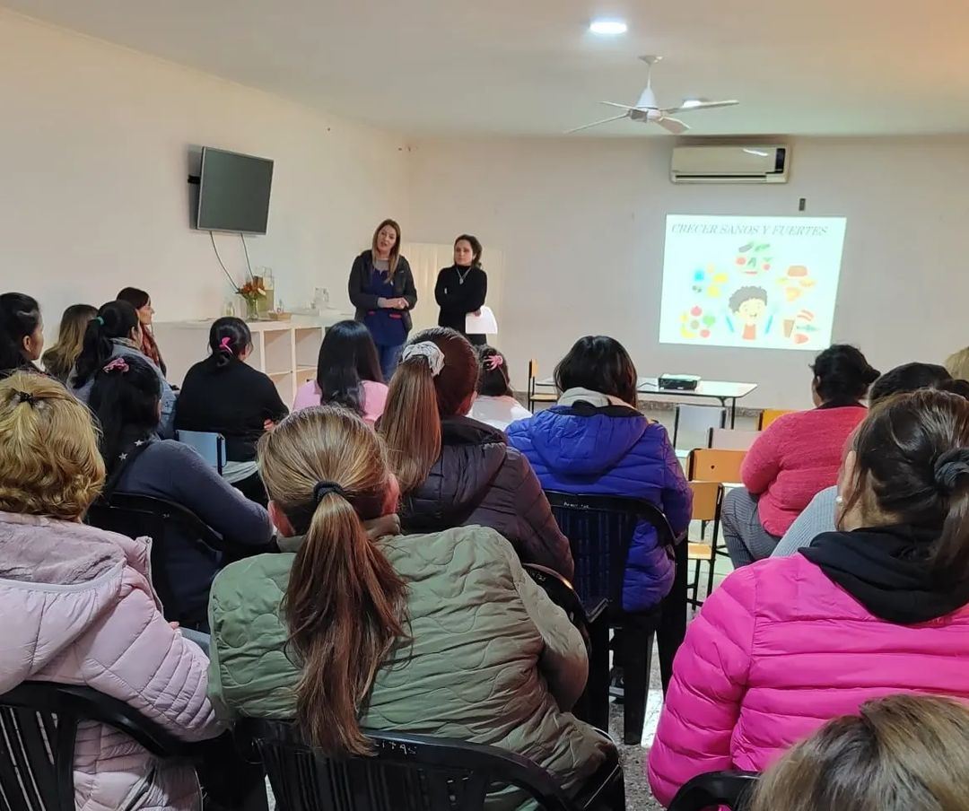 Charla sobre nutrición en el Jardín Municipal Ardillitas San Justo