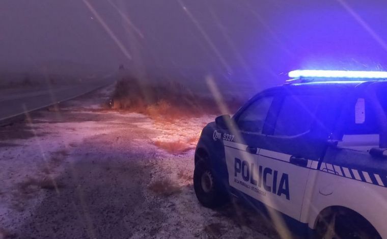 Nieve en las Altas Cumbres y Villa de Merlo continúa cerrado el camino