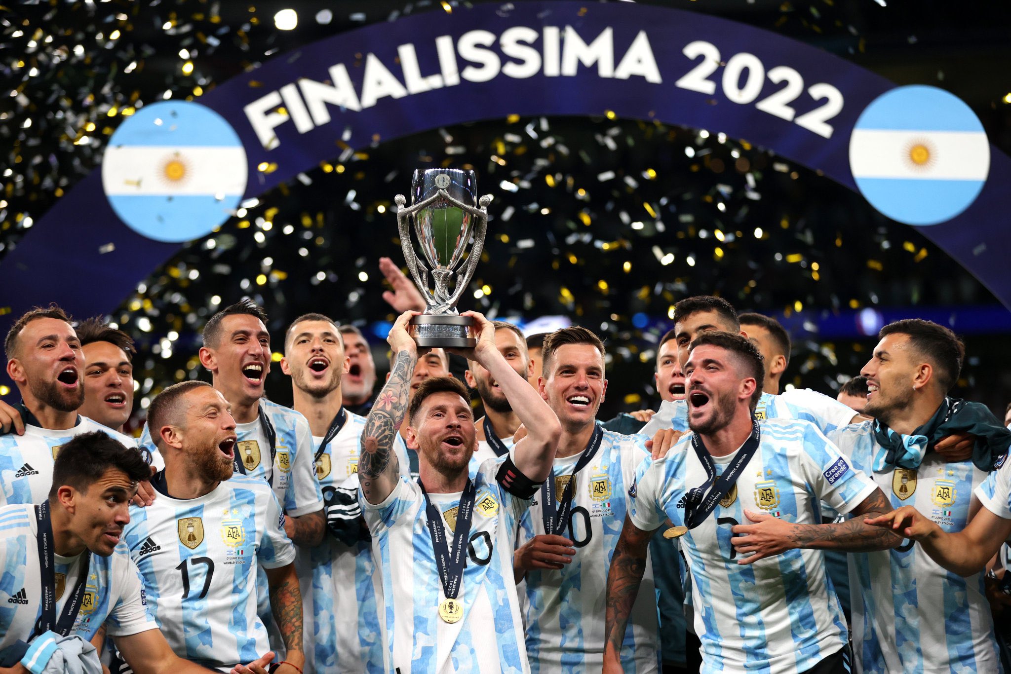 Finalíssima 2022. Messi recibe la copa (video) San Justo Magazine